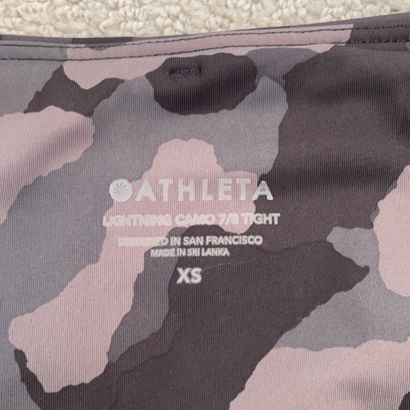 Athleta | Lightning Camo 7/8 Tight (XS) - Picture 3 of 3